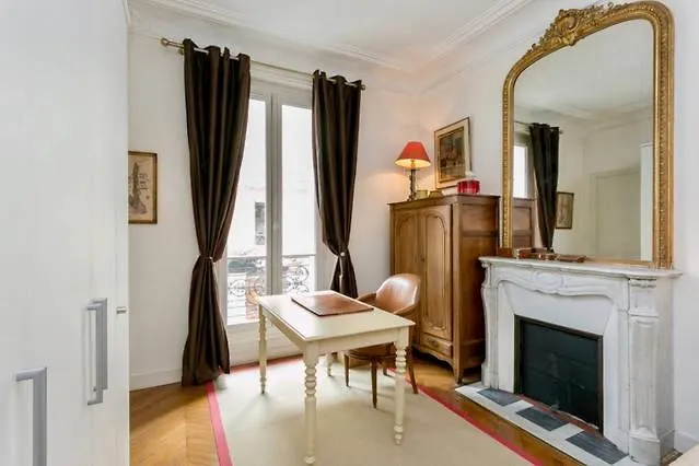 Charming Bedroom Párizs